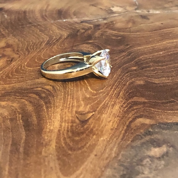 Gold Solitaire Premier Designs Ring - Picture 3 of 4